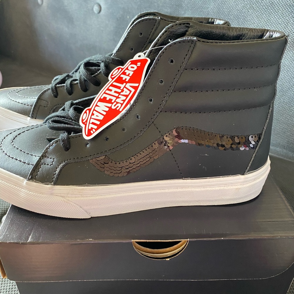 Vans - Picture 2 of 2